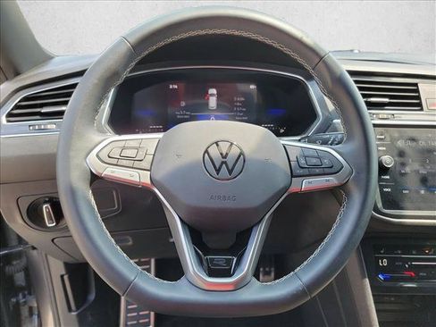 Used 2023 Volkswagen Tiguan SE R-Line FWD image 16