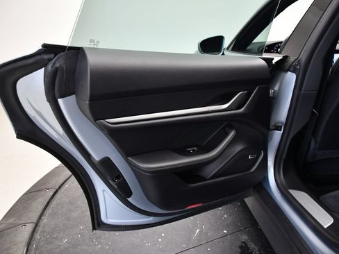 Certified 2025 Porsche Taycan AWD/4WD image 38