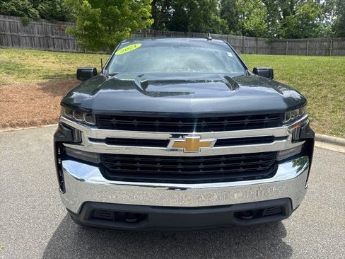 Used 2021 Chevrolet Silverado 1500 LT AWD/4WD image 2