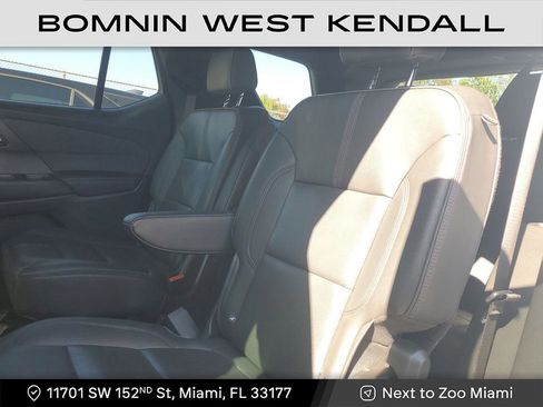 Used 2022 Chevrolet Traverse RS image 13