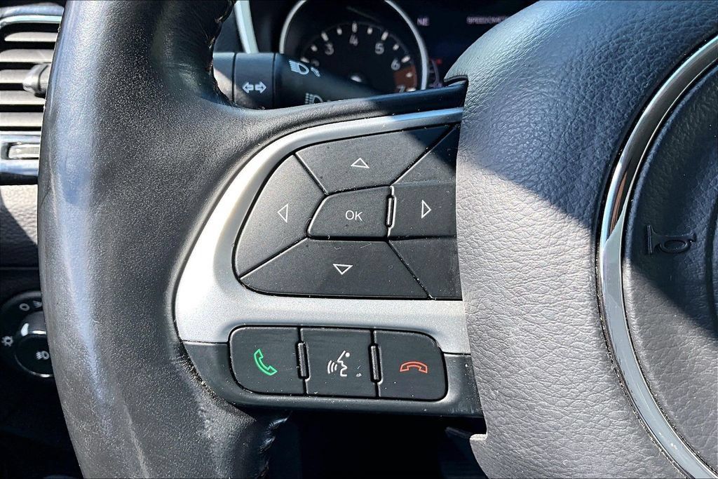 Used 2020 Jeep Compass Limited AWD/4WD image 12