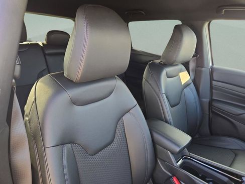New 2026 Jeep Compass Latitude AWD/4WD image 32