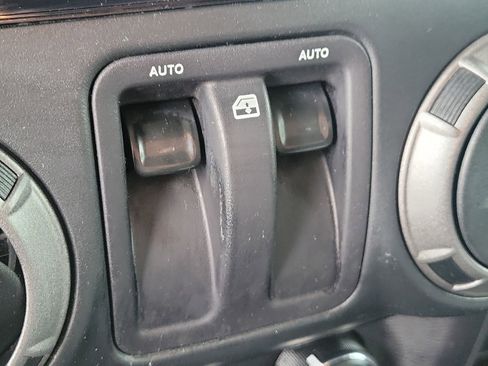 Used 2016 Jeep Wrangler Sport image 29