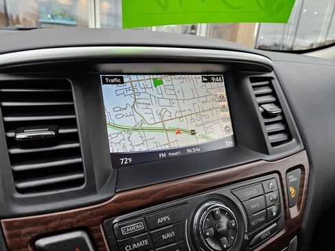 Used 2020 Nissan Pathfinder Platinum image 24