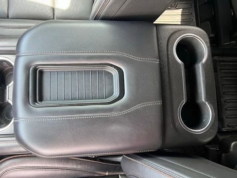 Used 2022 Chevrolet Tahoe High Country AWD/4WD image 37