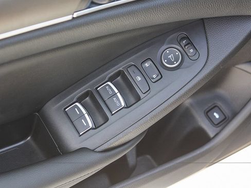 Certified 2022 Honda Accord LX image 21