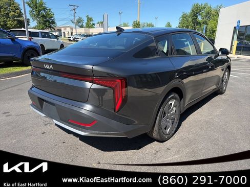 New 2026 Kia K4 FWD image 8