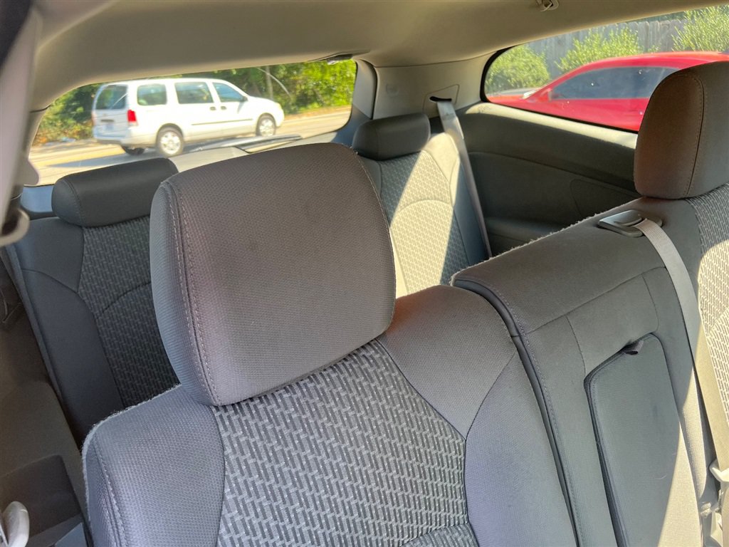 Used 2012 Chevrolet Traverse LS FWD image 17
