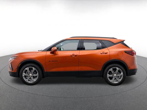 Used 2025 Chevrolet Blazer LT FWD image 4