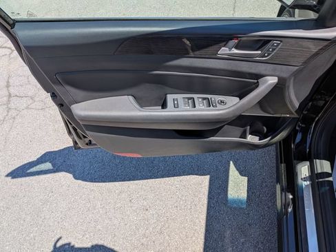 Used 2018 Hyundai Sonata Limited w/ Limited Ultimate Package 03 FWD image 6