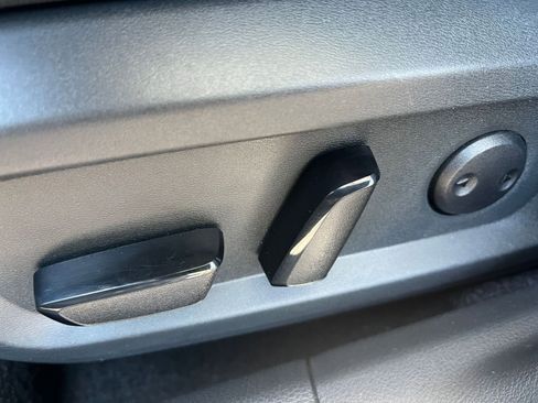 Used 2025 Nissan Rogue SV FWD image 22
