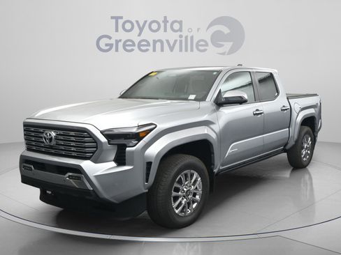 Used 2025 Toyota Tacoma Limited AWD/4WD image 2