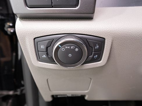 Used 2021 Ford F250 XLT w/ XLT Premium Package AWD/4WD image 34