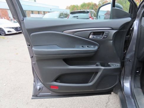 Certified 2022 Honda Pilot Special Edition image 17