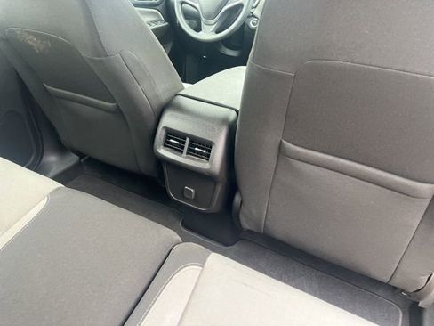 Used 2018 Chevrolet Equinox LS image 15