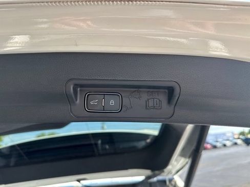 Certified 2023 Ford Explorer Limited w/ Equipment Group 301A AWD/4WD image 14