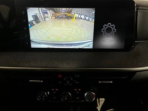 Used 2025 Nissan Kicks SV w/ SV Premium Package image 20