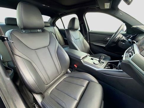 Used 2022 BMW 330i 330i w/ Driving Assistance Package image 18