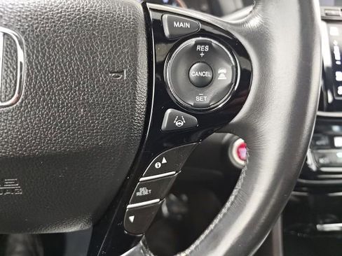 Used 2017 Honda Accord Touring image 21