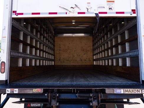 Used 2023 Isuzu NPR RWD image 8