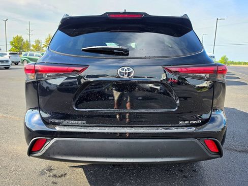 Used 2024 Toyota Highlander Limited AWD/4WD image 5