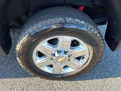 Used 2022 Chevrolet Silverado 2500 LTZ w/ LTZ Premium Package AWD/4WD image 13