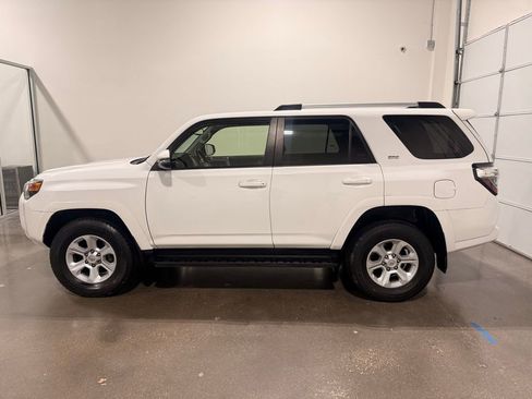 Used 2023 Toyota 4Runner SR5 Premium image 8