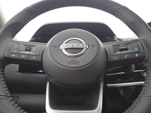 New 2025 Nissan Pathfinder SV w/ SV Premium Package image 12