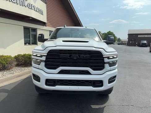New 2026 RAM 2500 Laramie AWD/4WD image 5