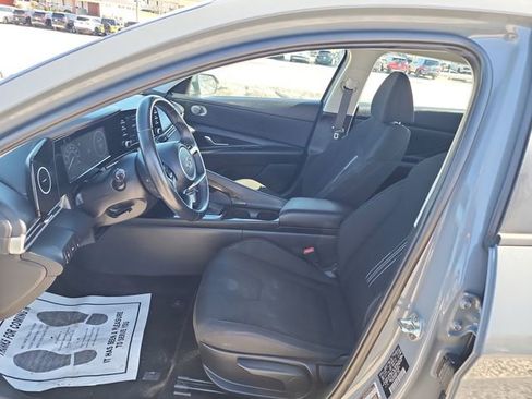 Used 2021 Hyundai Elantra SEL w/ Convenience Package image 18