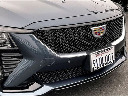 Used 2025 Cadillac CT5 V w/ LPO, ONYX Package image 33