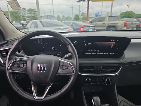 Used 2024 Buick Encore GX Preferred FWD image 11
