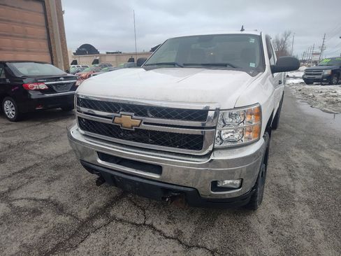 Used 2011 Chevrolet Silverado 2500 LT w/ Interior Plus Package image 5