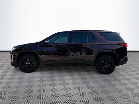 Used 2022 Chevrolet Traverse LT w/ Midnight/Sport Edition image 9