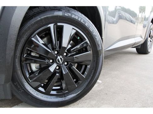 Used 2022 Nissan Pathfinder SL FWD image 29
