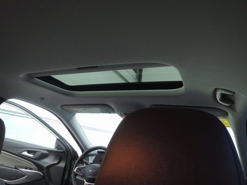 Used 2025 Chevrolet Trax ACTIV w/ Sunroof Package image 31