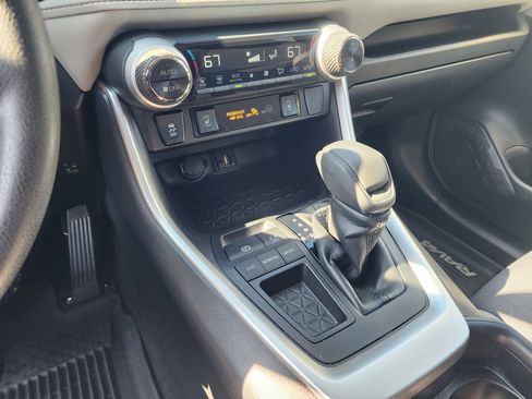 Used 2019 Toyota RAV4 XLE w/ Convenience Package image 34