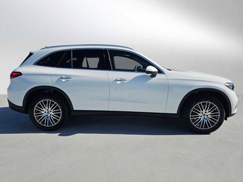 New 2026 Mercedes-Benz GLC 300 image 2