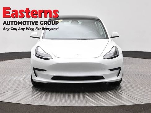 Used 2023 Tesla Model 3 Standard Range image 2