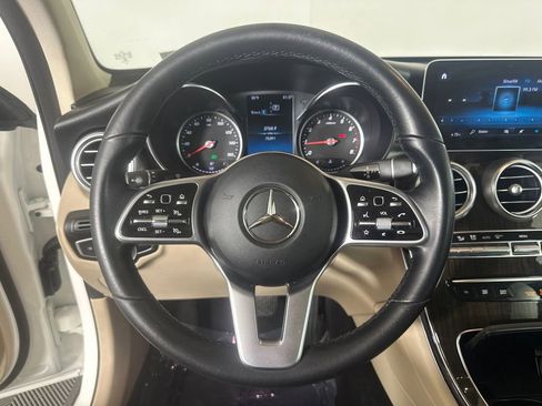 Used 2022 Mercedes-Benz GLC 300 image 26