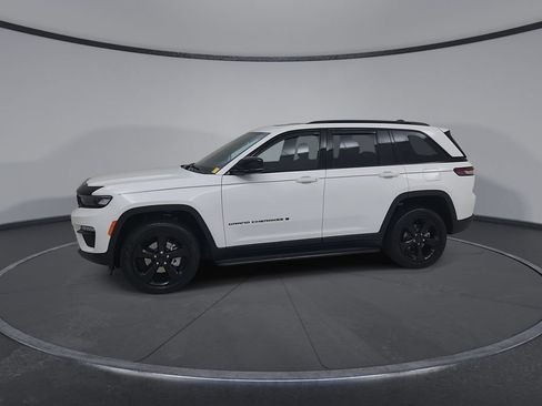 Certified 2025 Jeep Grand Cherokee Limited w/ Black Appearance Package AWD/4WD image 7