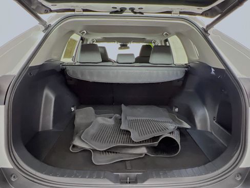 Used 2021 Toyota RAV4 XLE w/ Convenience Package FWD image 34