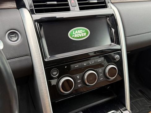 Used 2018 Land Rover Discovery HSE AWD/4WD image 5