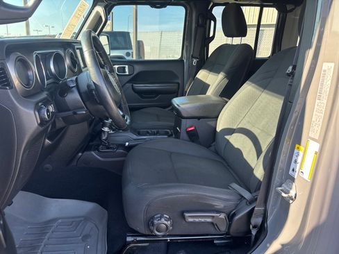 Used 2019 Jeep Wrangler Unlimited Sport S image 9