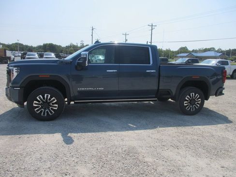 New 2026 GMC Sierra 2500 Denali Ultimate AWD/4WD image 9