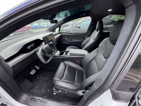 Used 2023 Tesla Model X Plaid image 5