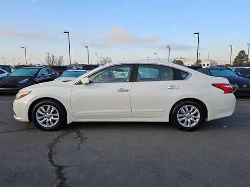 Used 2016 Nissan Altima 2.5 S w/ Power Driver Seat Package image 9