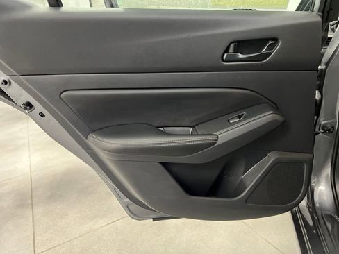 Used 2025 Nissan Altima 2.5 SV FWD image 14