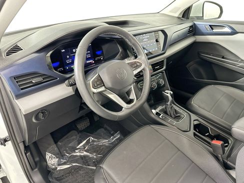 Used 2023 Volkswagen Taos SE image 9