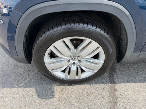 Used 2020 Volkswagen Atlas SE w/ Panoramic Sunroof Package FWD image 17